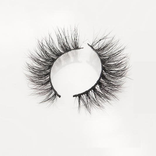 Best False Eyelashes | Best Fake Eyelashes | Crowned Belles