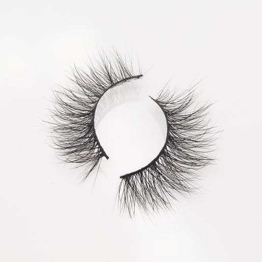 Best Fake Eyelashes | Best False Eyelashes | Crowned Belles