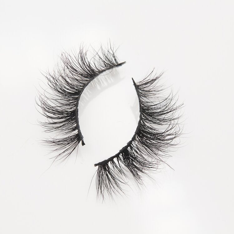 Natural False Lashes | Best False Eyelashes | Crowned Belles