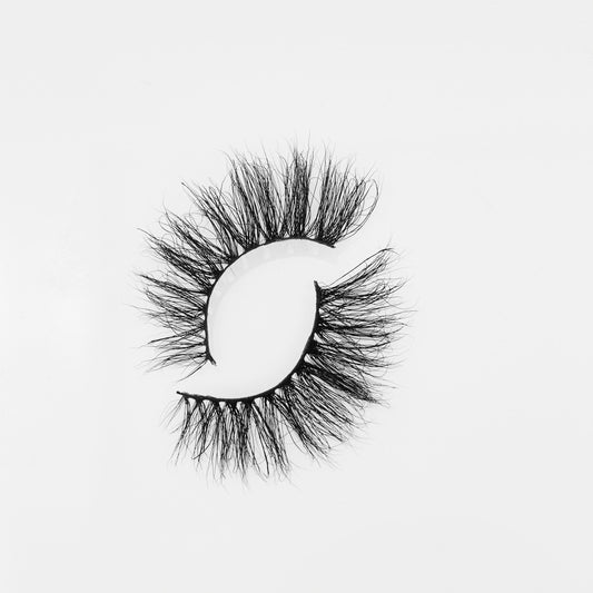 Best Eyelash Curler | Eyelash Curler | Crowned Belles