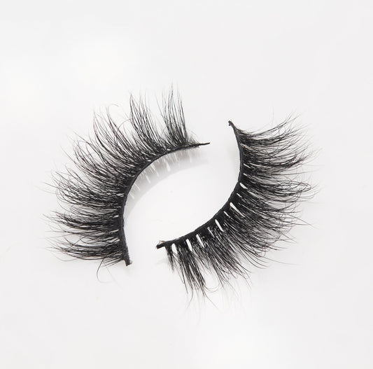 Fake Eyelashes Near Me | PARIS Lashes | Crowned Belles