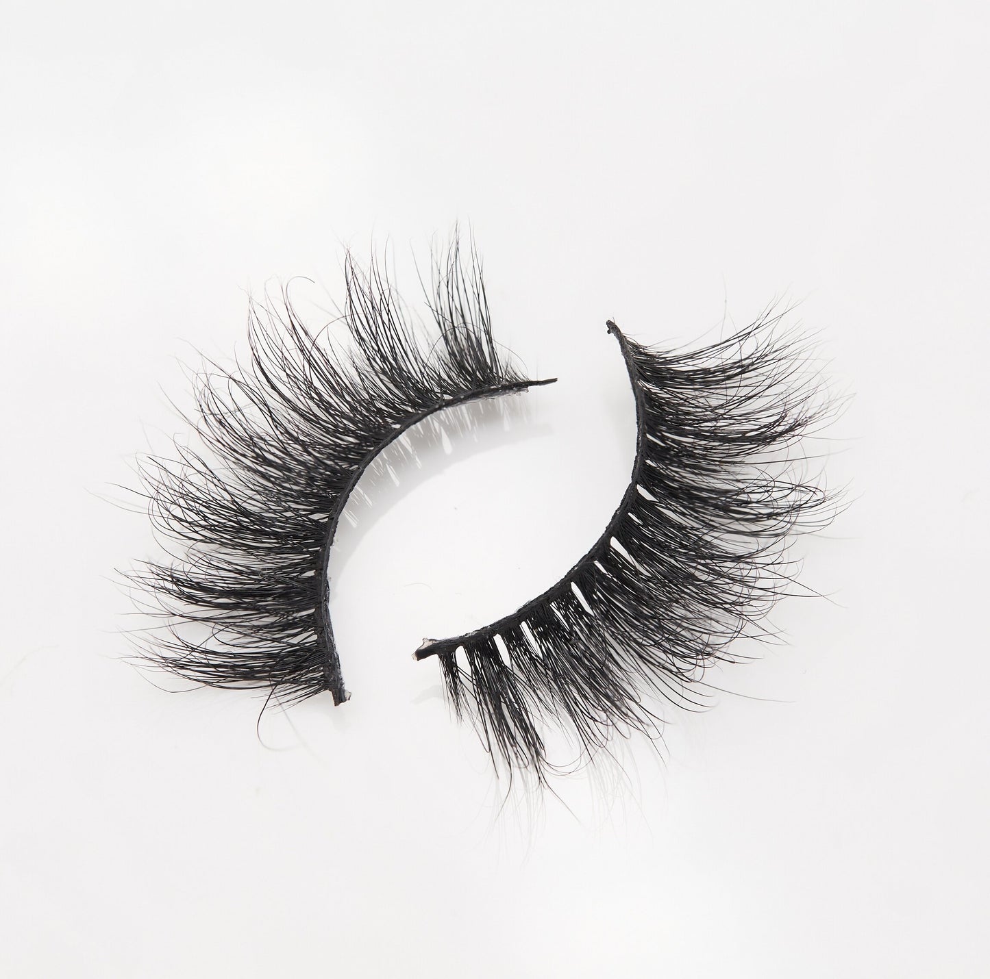 Fake Eyelashes Near Me | PARIS Lashes | Crowned Belles
