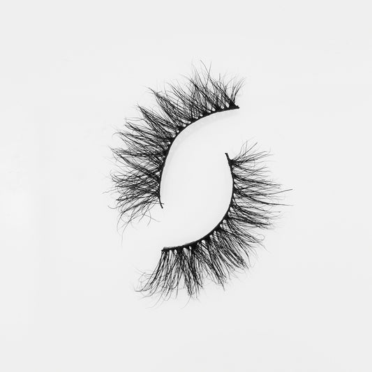 Best Fake Lashes | False Eyelashes | RAHEL Lashes | Crowned Belles